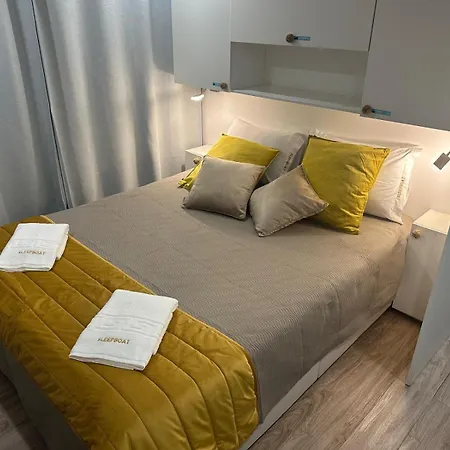 Πλωτό κατάλυμα Sleepboat Floating House Boat Douro Πόρτο